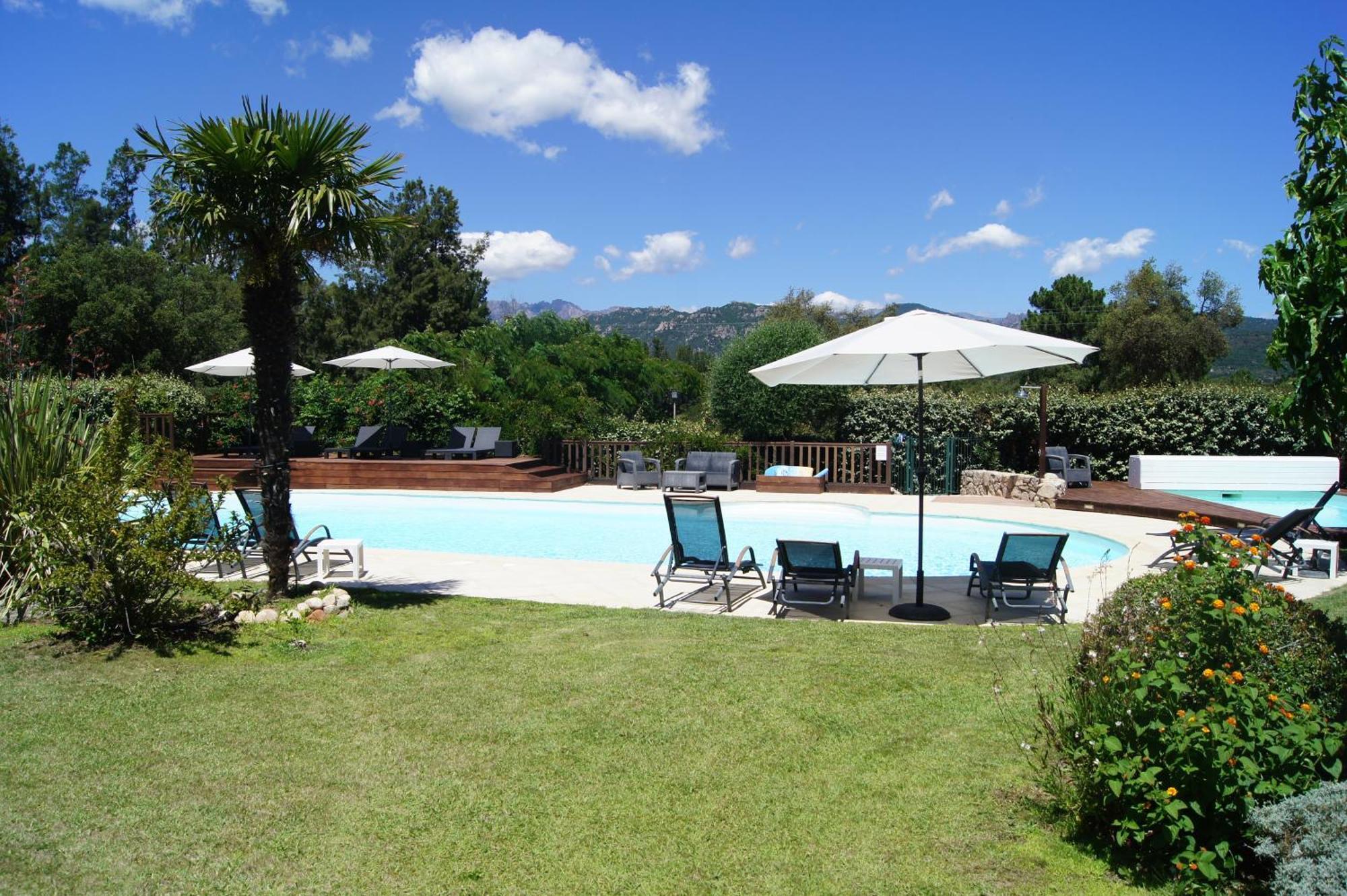 Residence Les Jardins De Sainte-Lucie "Piscine Chauffee" Exterior photo